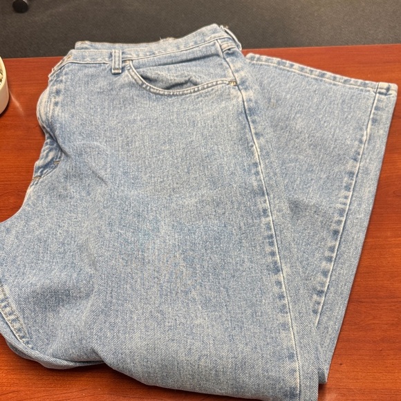 Wrangler relaxed fit jeans 40x30 // 070906 - Picture 1 of 3